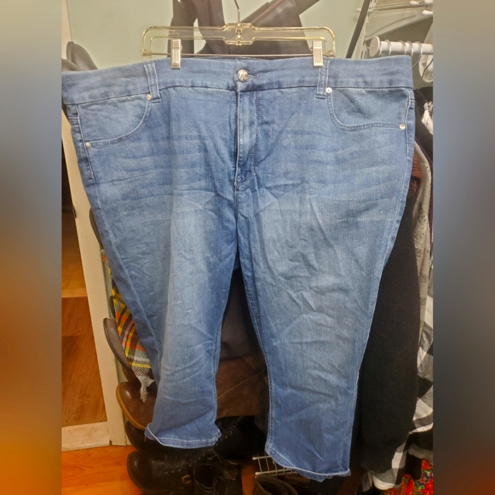 Melissa McCarthy Seven7 Capri jeans size 26W